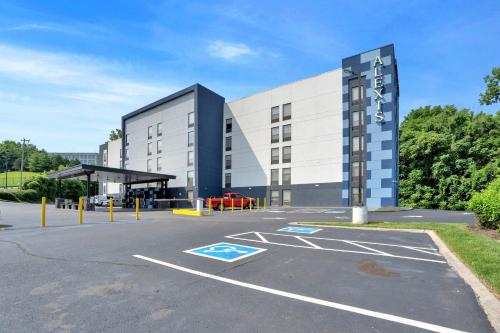 Alexis Inn and Suites Hotel with 18+ check-in