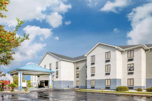 Baymont by Wyndham Pooler Savannah
