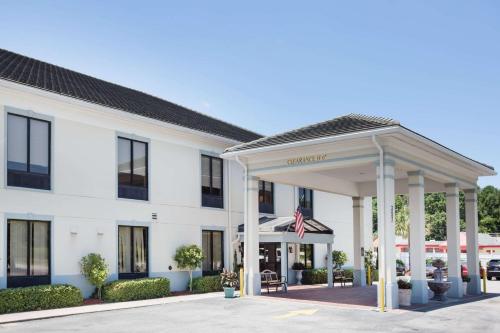 Baymont by Wyndham Savannah Garden City