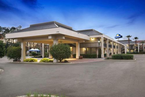 Days Inn by Wyndham near Jacksonville Airport