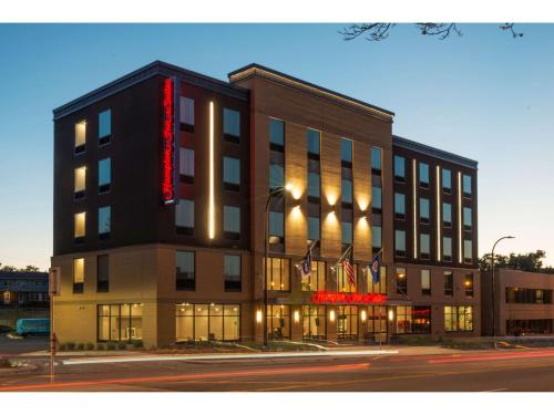 Hampton Inn and Suites Minneapolis University Area