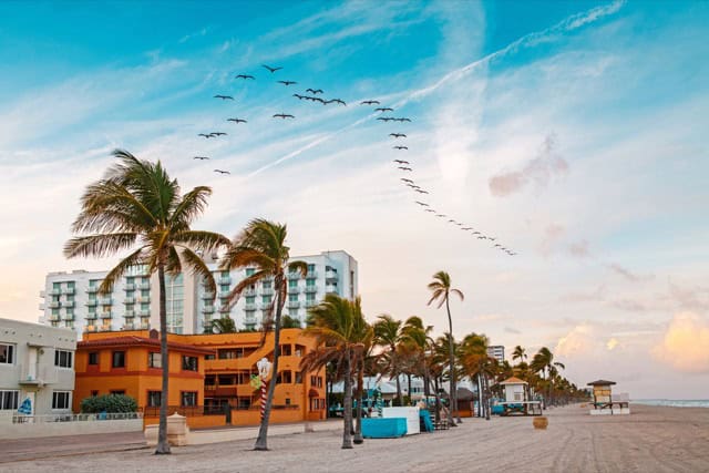 Beautiful empty Hollywood Beach in Florida