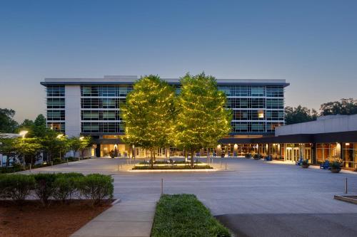 JB Duke Hotel with 18+ check-in