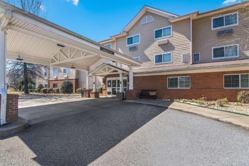 MainStay Suites next to Fort Moore