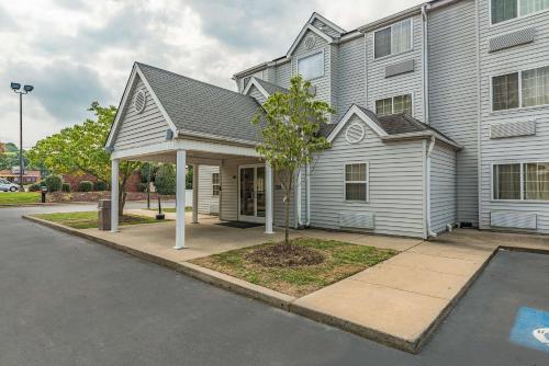 Motel 6 Charlotte University