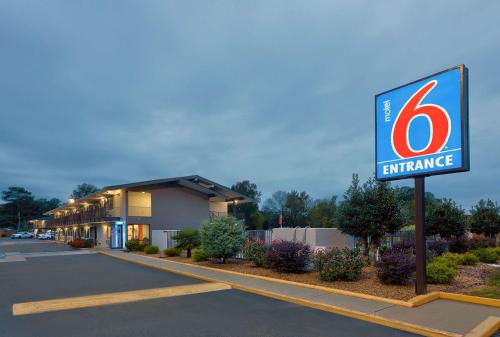 Motel 6 Columbus