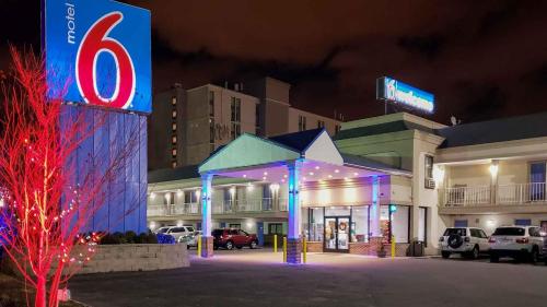 Motel 6 Elizabeth near Newark Liberty Intl Airport