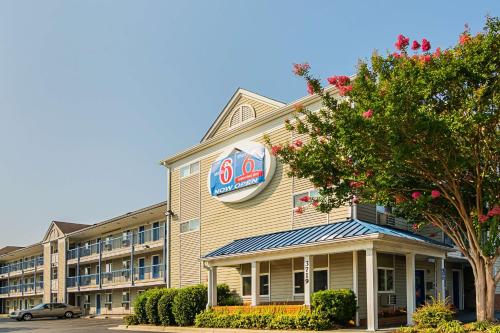 Motel 6 with 18+ check-in