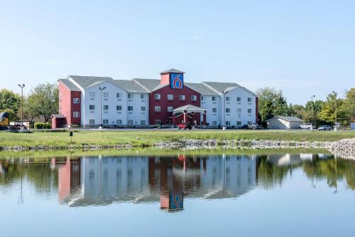 Motel 6 Southport