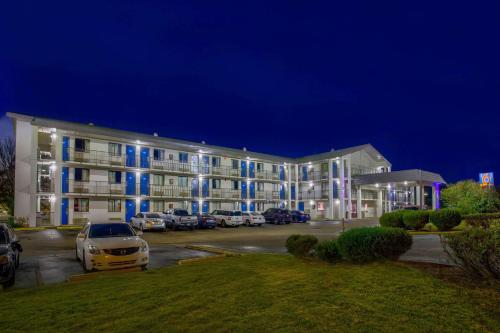 Motel 6 with 18+ check-in