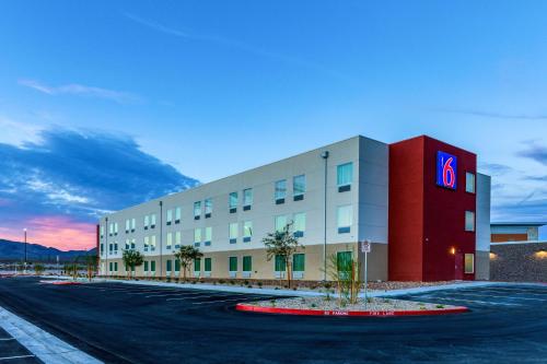 Motel 6 with 18+ check-in