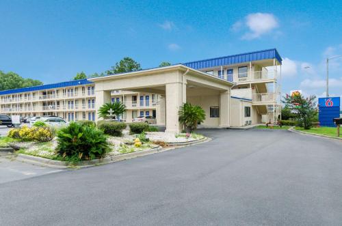 Motel 6 Pooler