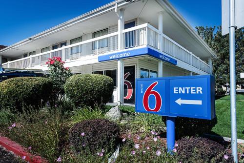 Motel 6 near Sparks Airport