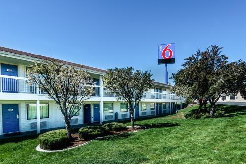 Motel 6 near Sparks Airport