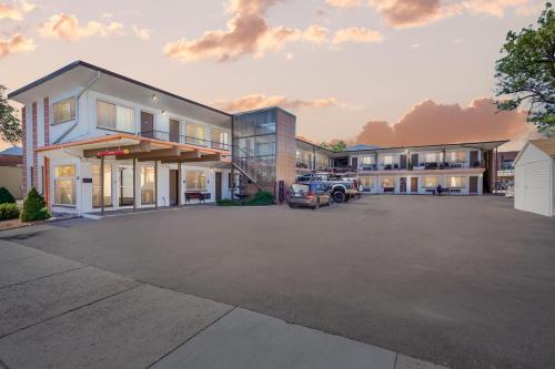 Nevada Flats hotel allows 18-year-olds