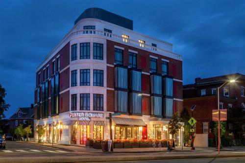 Porter Square hotel with 18+ check-ins