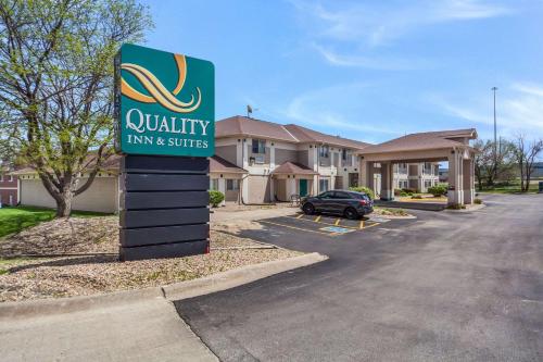 Quality Inn & Suites West Omaha NE Linclon