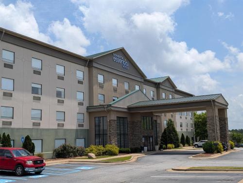 Sonesta Essential with 18+ check-in