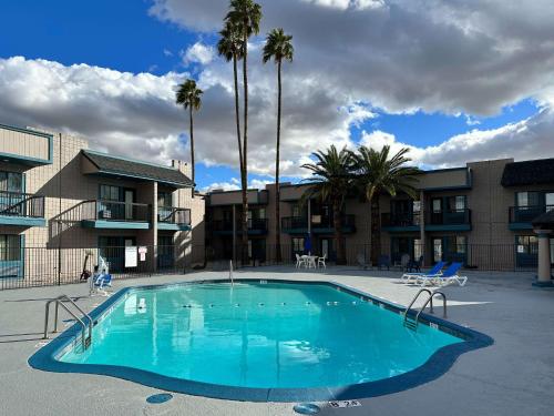 Studio 6 Suites Near Sloan Park