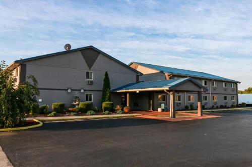 Super 8 by Wyndham Emerson