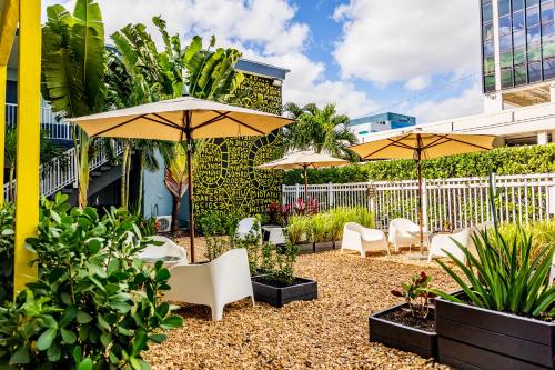 Up Midtown has a minimum check-in age of 18